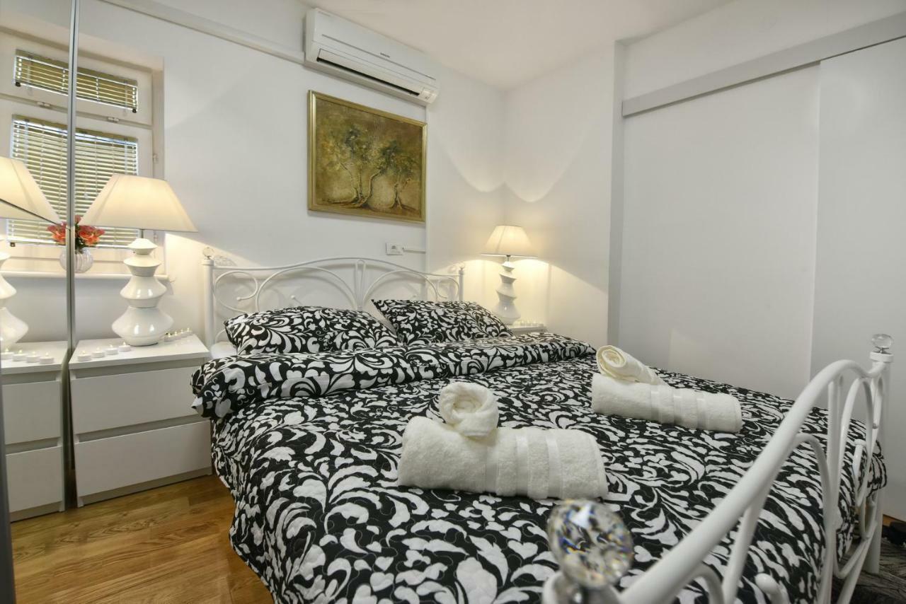 Apartment Markovski Porec Bagian luar foto