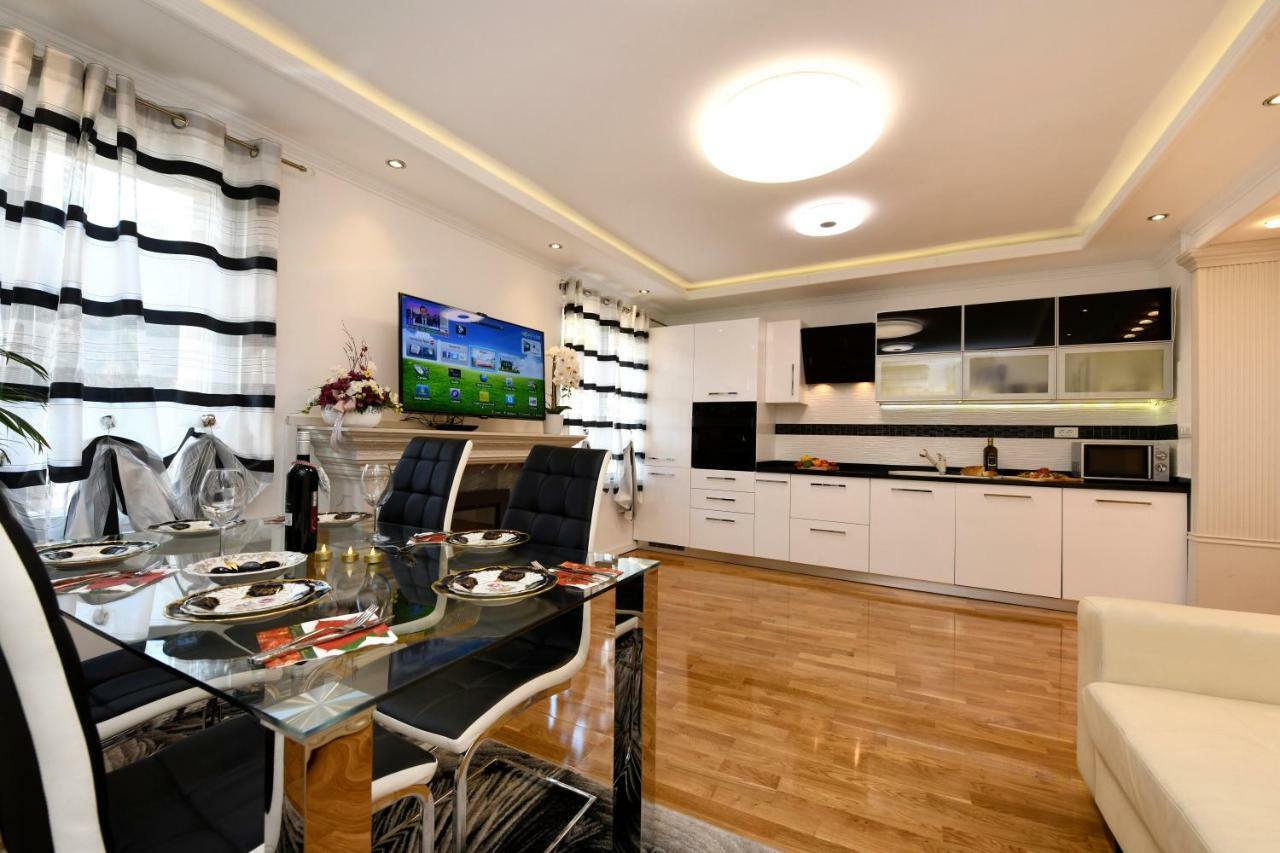 Apartment Markovski Porec Bagian luar foto